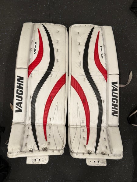 28" Vaughn Ventus LT68 Goalie Leg Pads (Used)