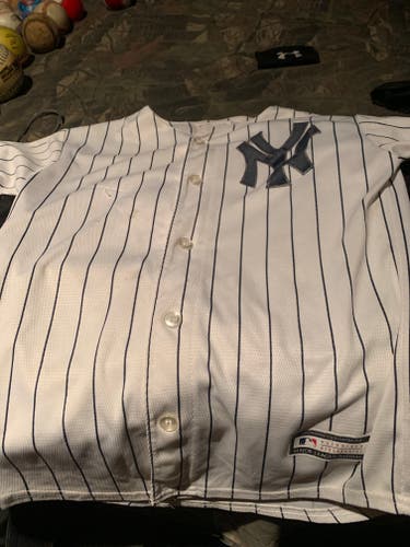 (Used) Youth Medium 10/12 NY Judge 99 Jersey