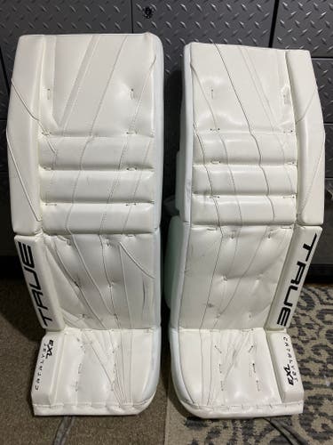 True Catalyst 7X3 Goalie Leg Pads 33” Basically new!