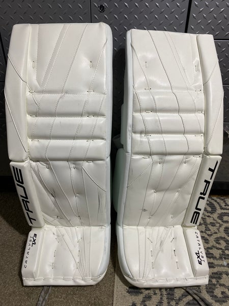 True Catalyst 7X3 Goalie Leg Pads 33” Basically new!