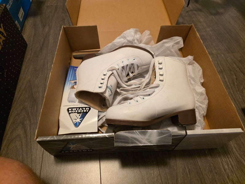 Jackson Ultima Figure Skates Junior 1 (Used)