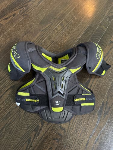 Medium Junior CCM Tacks XF 80 Shoulder Pads (Used)