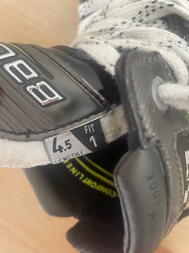 Bauer Elite Ice Hockey Goalie Skates 4.5 (lightly used)