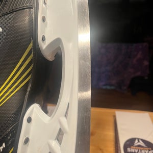 CCM CCM 1052 Hockey Skates Size 4 (New)