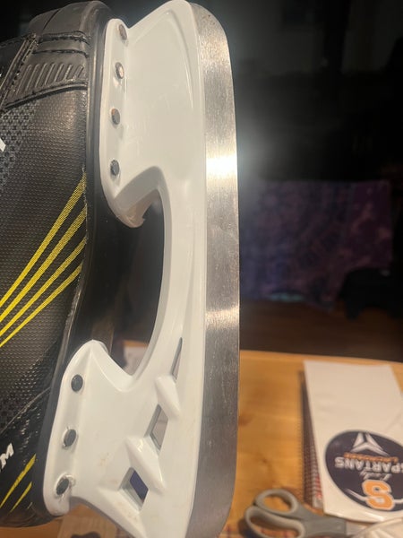 CCM CCM 1052 Hockey Skates Size 4 (New)
