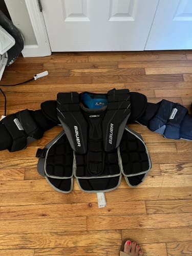 Large/Extra Large Bauer GSX Goalie Chest Protector (Used)