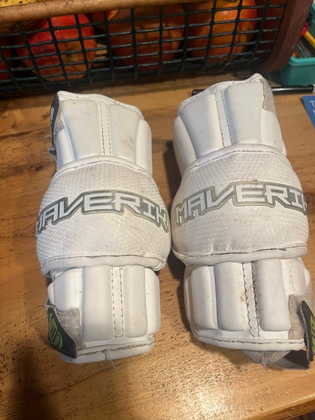 Small / Medium Youth Maverik M4 Arm Pads (Used)