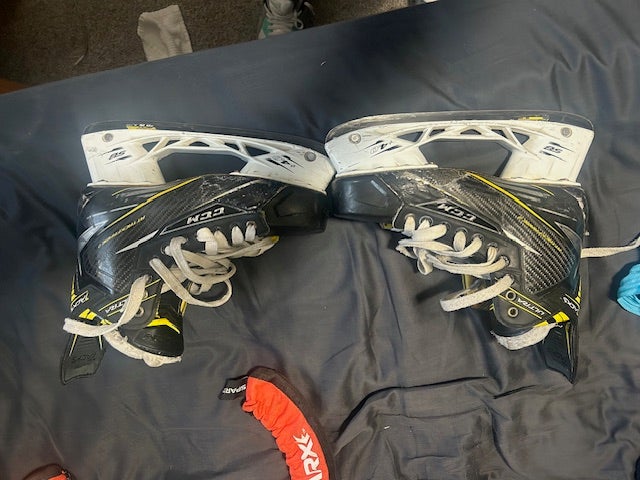 2015 CCM Hockey Skates Regular Width 9 (Used)