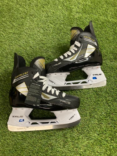 Senior True Catalyst 5 Hockey Skates Wide Width 7.5 (New)