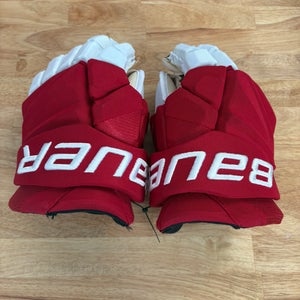 Detroit Red Wings Game Worn Veleno Bauer Vapor Hyperlite Gloves 13" Pro Stock (Used)