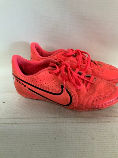 Used Nike Soccer Cleats Pink Junior 04.5 11823-S000033849