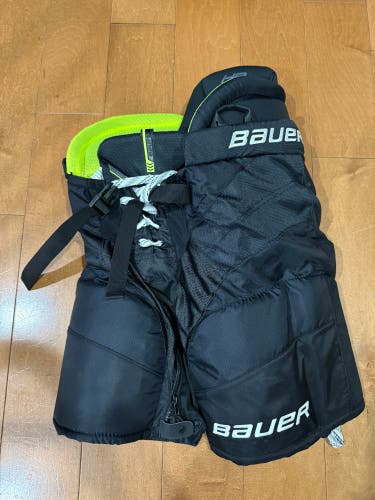 Junior Medium Bauer HP Pro Hockey Pants (New)