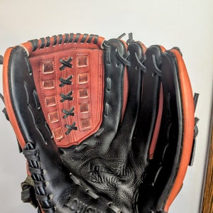 Louisville Slugger RH Softball Glove 13.5" (Used)