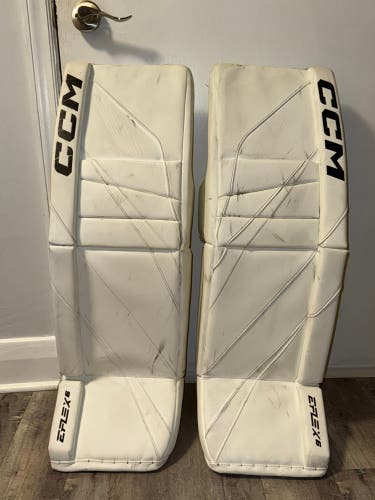 35" CCM Eflex 6 Goalie Leg Pads (Used)