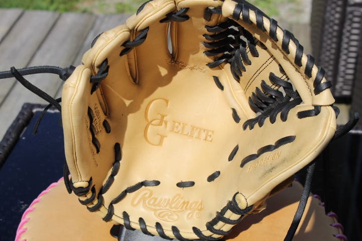 Pitcher's LH Rawlings Gold Glove Elite Baseball Glove 11.75" (Used)