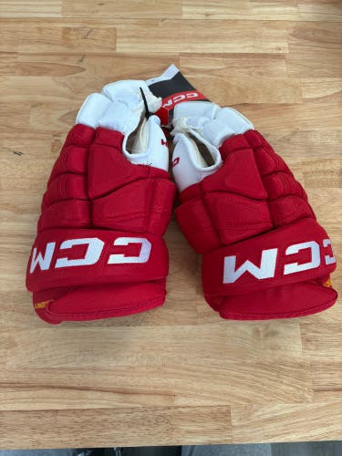 Detroit Red Wings Stadium Series Tarasenko HG 90PR CCM Gloves 14" Pro Stock (New)