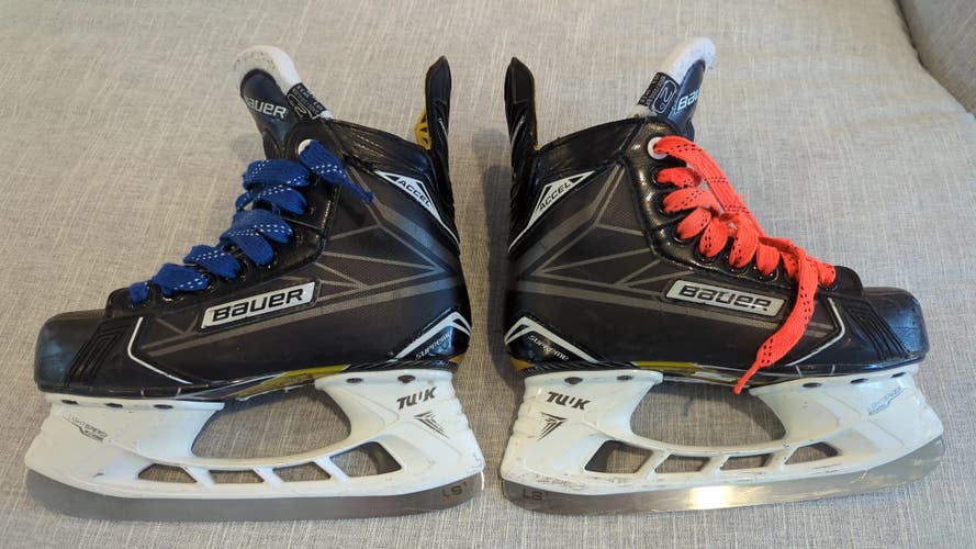 2016 Bauer Supreme Accel (SMU) Hockey Skates Regular Width Size 2 (Used)