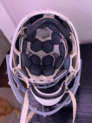 Medium Adult Xenith Epic Helmet (Used)