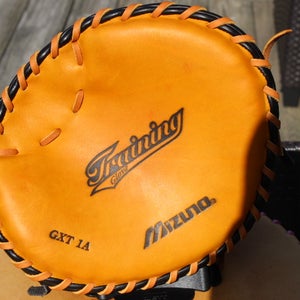Infield RH Mizuno Training Baseball Glove (Used)