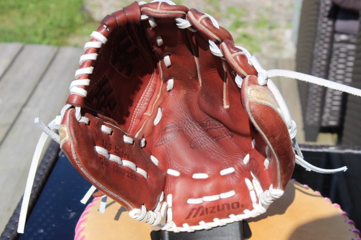 RH Mizuno Supreme Softball Glove 12.5" (Used)