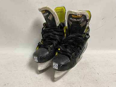 Used Bauer SUPREME 3S Intermediate Hockey Skate Intermediate 4.5 11855-S000190040