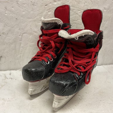 Used Bauer VAPOR X500 Junior Hockey Skate Black And Red Junior 03 11855-S000189886