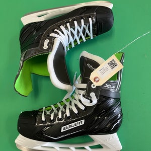 Senior Bauer XLS Hockey Skates Regular Width 9 (Used)