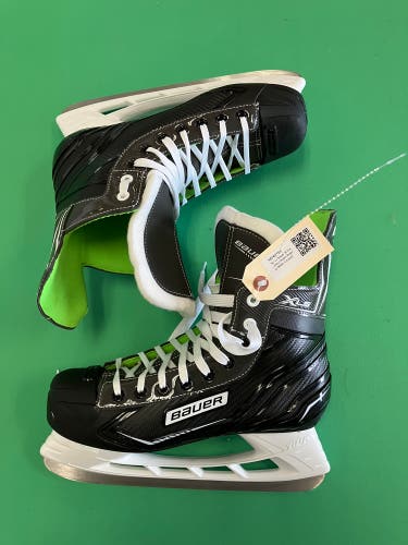Senior Bauer XLS Hockey Skates Regular Width 9 (Used)