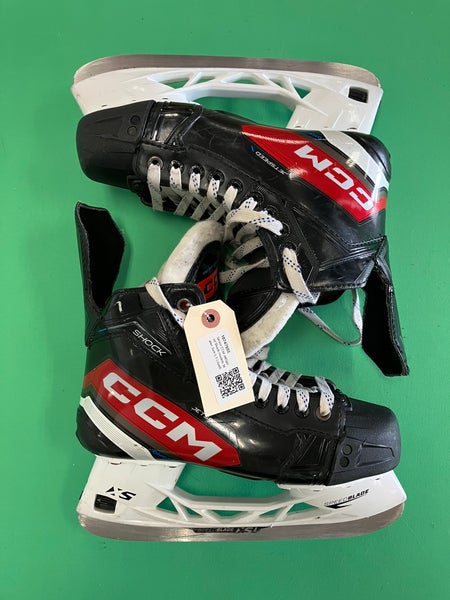 Intermediate CCM JetSpeed Shock Hockey Skates Size 6.5 (Used)