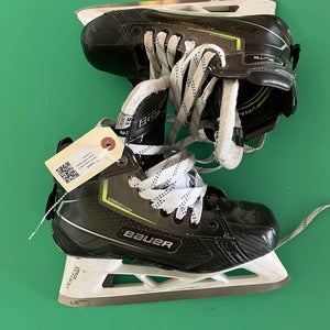 Intermediate Bauer Elite Hockey Goalie Skates 5.5 (Used)