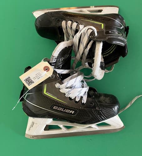 Intermediate Bauer Elite Hockey Goalie Skates 5.5 (Used)