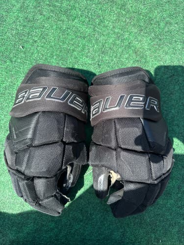 Black Senior Bauer Supreme Ultrasonic Gloves 14” (Used)