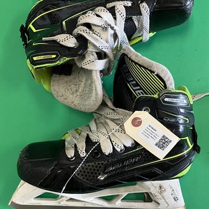 Intermediate Bauer GSX Hockey Goalie Skates Extra Wide Width Size 6 (Used)