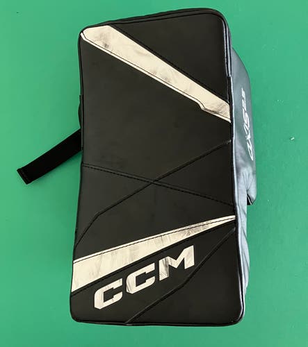 Junior CCM Axis 2.5 Goalie Blocker  (Used)