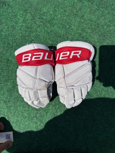White & Red Junior Bauer Vapor Team Elite Gloves 12" (Used)