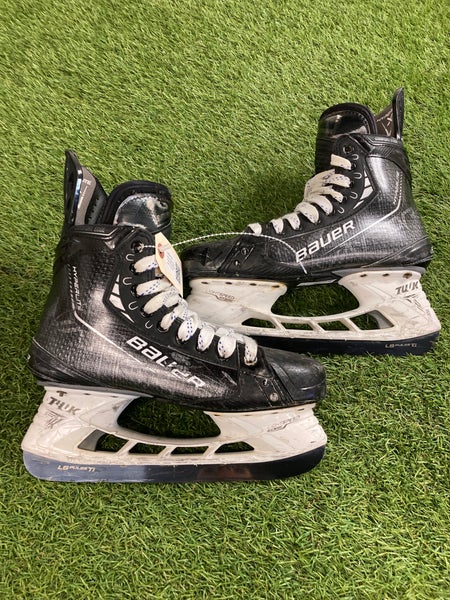 Senior Bauer Vapor Hyperlite Hockey Skates 7.5 (Used)