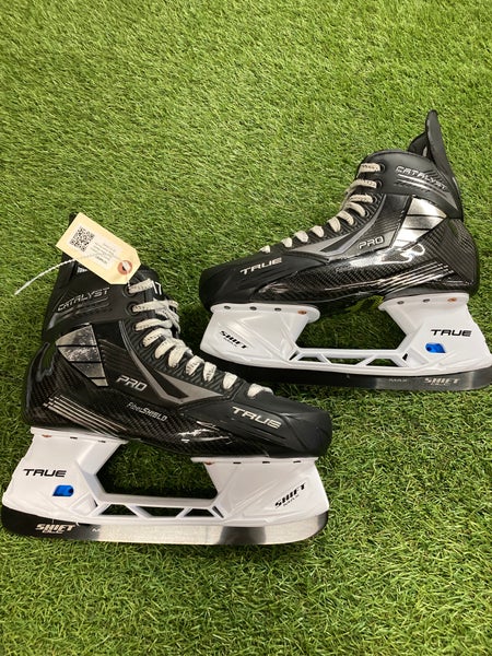 Senior True Catalyst Pro Hockey Skates Wide Width Pro Stock 10 (Used)