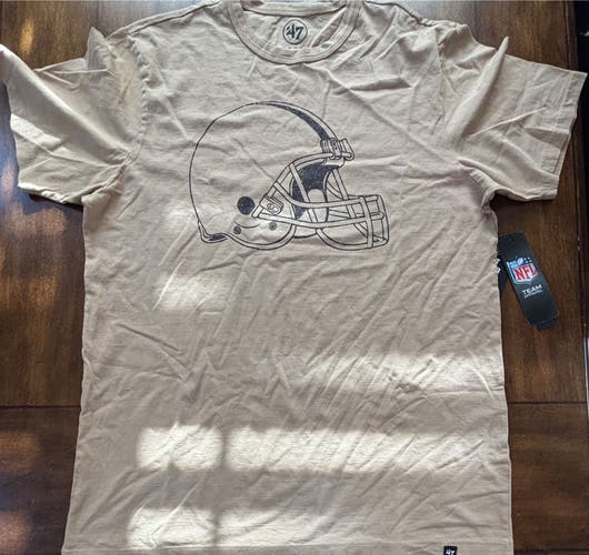 CLEAVLAND BROWNS 47 Brand SHORT SLEEVE *NWT* Adult Medium