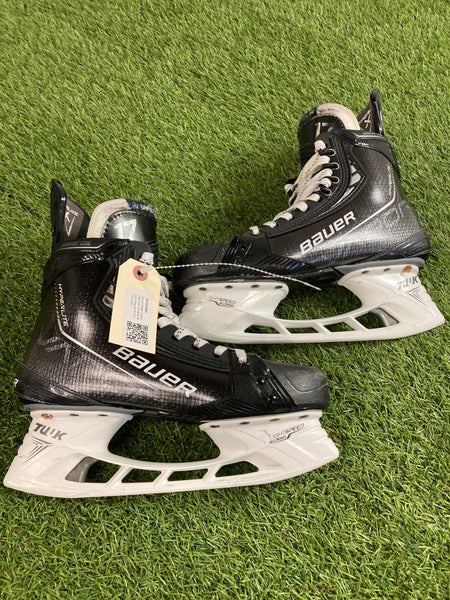 Senior Bauer Vapor Hyperlite Hockey Skates Regular Width 7.5 (Used)