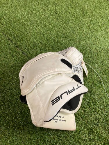 White Junior True HZRDUS Goalie Glove Regular (Used)