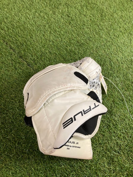 White Junior True HZRDUS Goalie Glove Regular (Used)