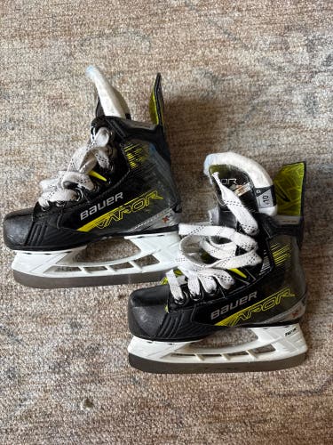 2024 Bauer Vapor X4 Hockey Skates Regular Width 10 (Used)