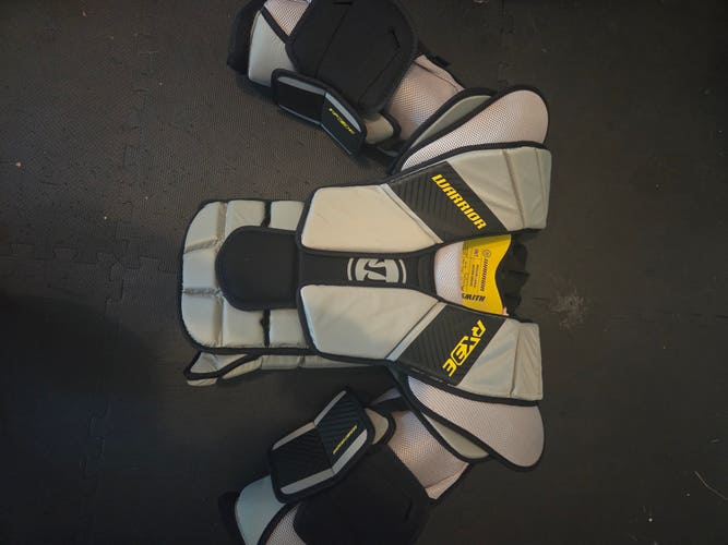 Medium Warrior Ritual X3E Goalie Chest Protector (Used)