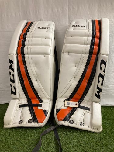 White 33" Senior CCM Extreme Flex 500 Goalie Leg Pads (Used)