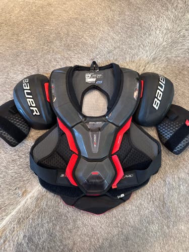 Men's Large Senior Bauer Vapor 3X Pro Shoulder Pads (Used)