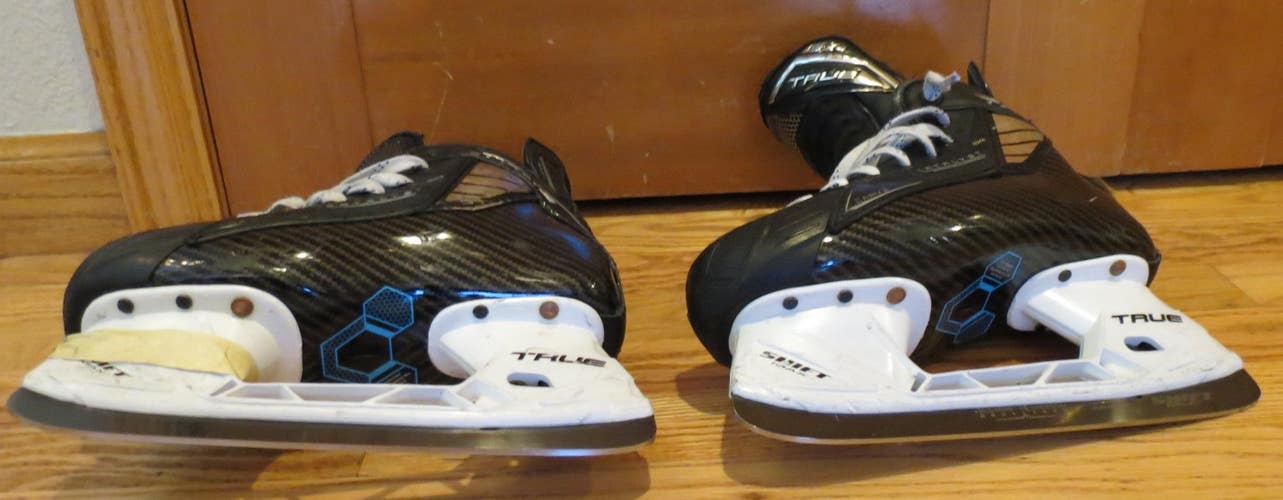 True Catalyst 9X4 Hockey Skates Size 3.5 (Used)