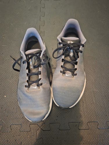 Men's Size M 11.0 (W 12.0) Nike Golf Shoes (Used)