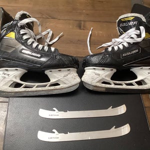 Bauer Supreme 3S Hockey Skates Extra Wide Width Size 2.5 (Used)