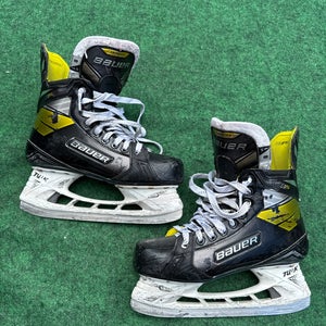 Senior Bauer Supreme 3S Hockey Skates (Fit 1) Size 8 (Used)