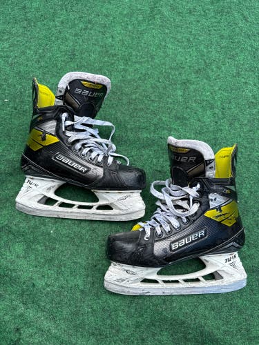 Senior Bauer Supreme 3S Hockey Skates (Fit 1) Size 8 (Used)
